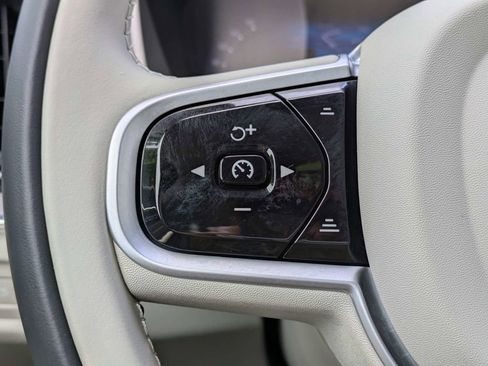 Used 2026 Volvo V60 B5 Cross Country Plus w/ Protection Package Premier image 33