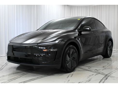 Used 2026 Tesla Model Y Long Range RWD image 5