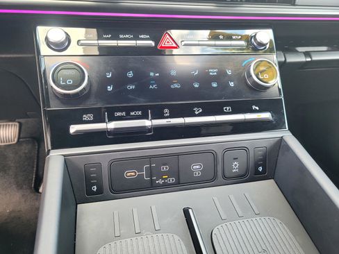 Used 2025 Hyundai Santa Fe Calligraphy image 18