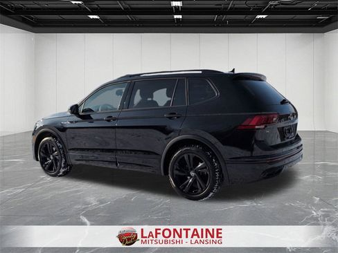 Used 2024 Volkswagen Tiguan SE R-Line image 4
