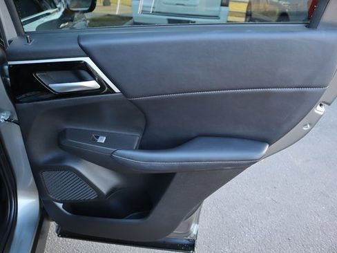 Used 2024 Mitsubishi Outlander SE Black Edition image 21