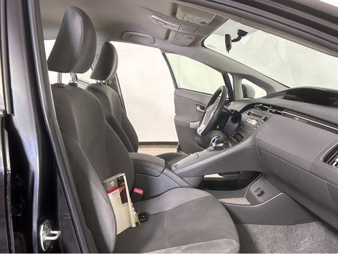 Used 2011 Toyota Prius Two image 6