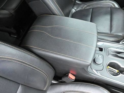 Used 2021 Chevrolet Traverse LT w/ LPO, Floor Liner Package FWD image 36