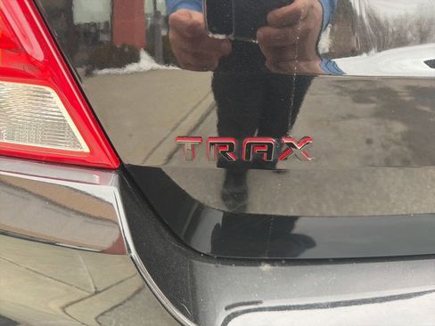 Used 2018 Chevrolet Trax LT w/ Sun & Sound Package image 14