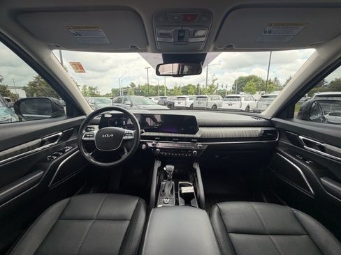Used 2024 Kia Telluride EX AWD/4WD image 9