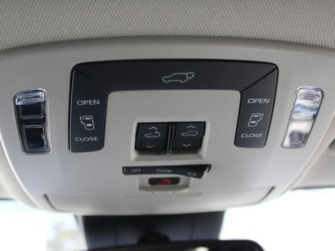 Certified 2026 Toyota Sienna XLE FWD image 48