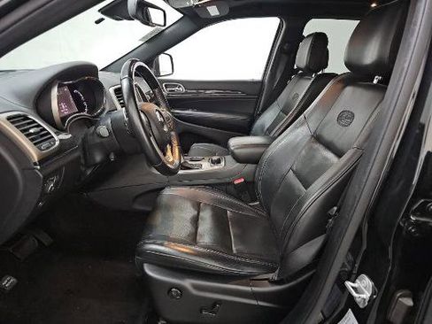 Used 2016 Jeep Grand Cherokee Overland w/ Advanced Technology Group AWD/4WD image 3