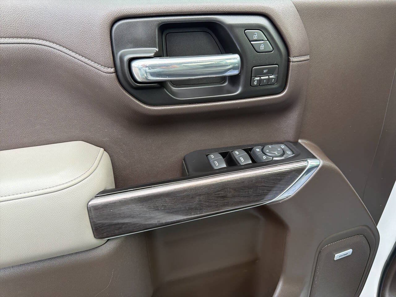 Used 2019 Chevrolet Silverado 1500 LTZ AWD/4WD image 32
