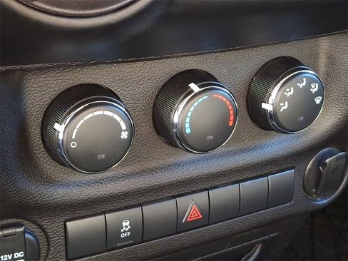 Used 2018 Jeep Wrangler Sport image 14