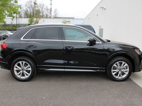 Certified 2025 Audi Q3 2.0T Premium w/ Convenience Package AWD/4WD image 32