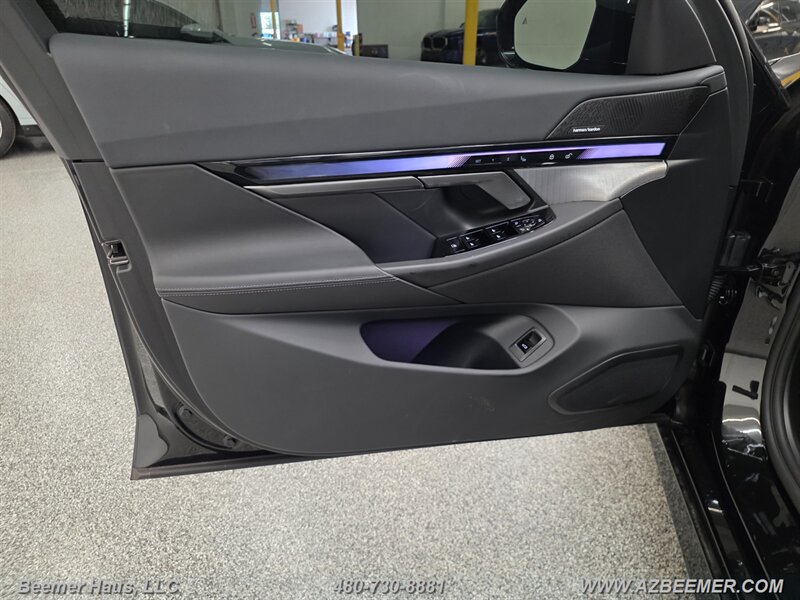 Used 2026 BMW i5 eDrive40 w/ M Sport Package RWD image 21