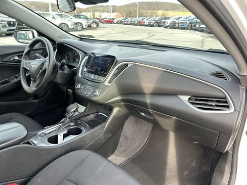 Used 2024 Chevrolet Malibu LT image 16