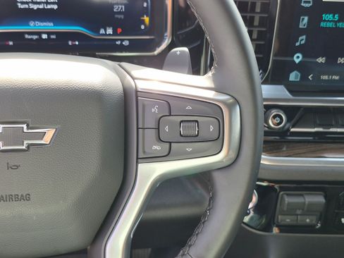 Used 2025 Chevrolet Silverado 1500 LT Trail Boss w/ Convenience Package II AWD/4WD image 18