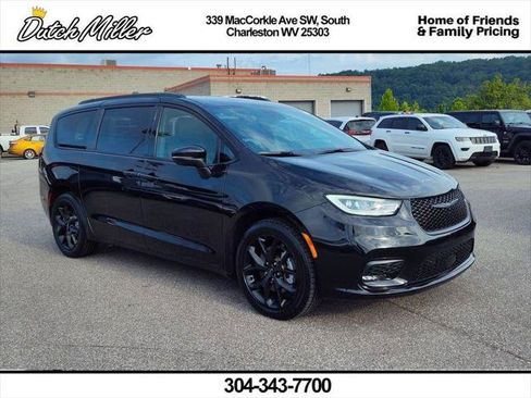 Certified 2023 Chrysler Pacifica Touring-L w/ S Appearance Package AWD/4WD image 1