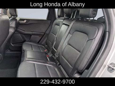 Used 2020 Ford Escape Titanium w/ Titanium Premium Package 2.0 AWD/4WD image 19