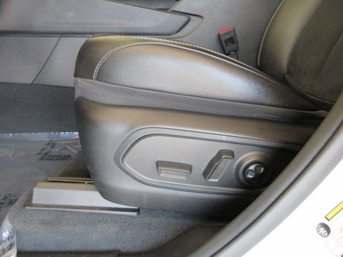 Used 2023 Jeep Grand Cherokee Altitude AWD/4WD image 30