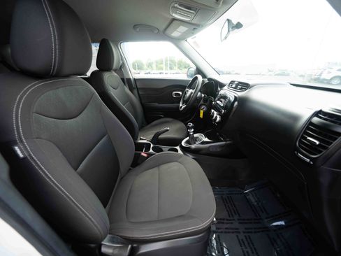 Used 2016 Kia Soul FWD image 27