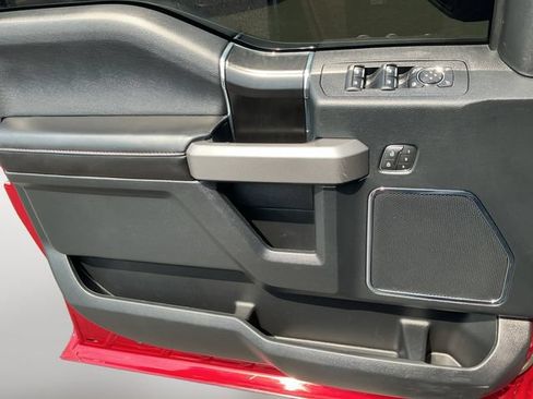 Used 2019 Ford F150 Platinum w/ Equipment Group 701A Luxury AWD/4WD image 11