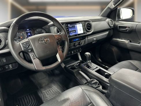 Used 2023 Toyota Tacoma TRD Sport w/ TRD Premium Sport Package AWD/4WD image 7