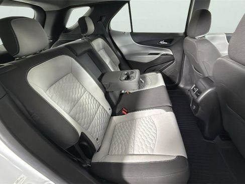 Used 2018 Chevrolet Equinox LS image 27