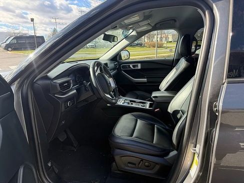 Used 2023 Ford Explorer XLT w/ Equipment Group 202A image 11