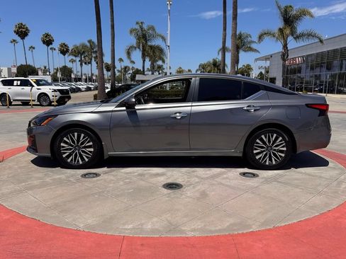 Certified 2023 Nissan Altima 2.5 SV w/ SV Premium Package FWD image 5