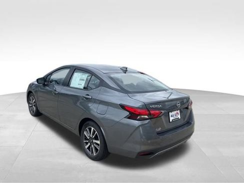 Used 2025 Nissan Versa SV image 3