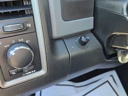 Used 2018 RAM 2500 Tradesman w/ Chrome Appearance Group image 21