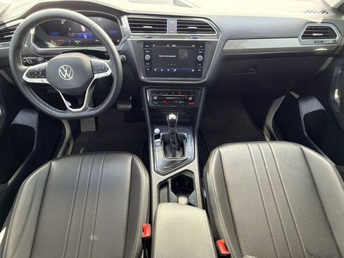 Used 2023 Volkswagen Tiguan SE FWD image 30