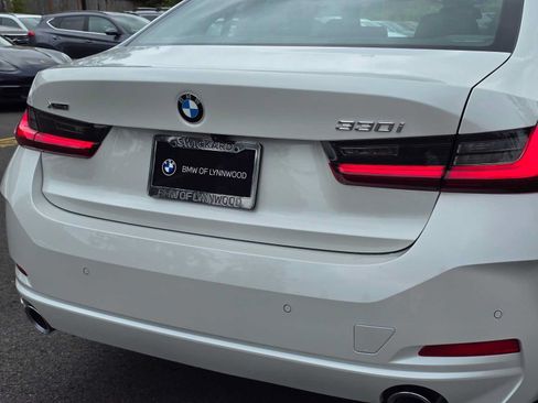 Used 2026 BMW 330i xDrive Sedan w/ Premium Package AWD/4WD image 13