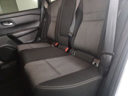 Used 2024 Nissan Rogue SV FWD image 12
