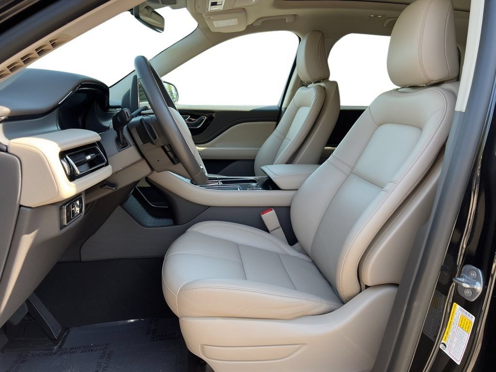 Used 2023 Lincoln Aviator AWD w/ Premium Package image 6