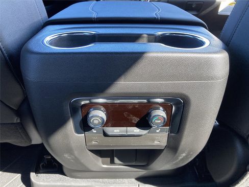 New 2026 Chevrolet Suburban Premier image 24