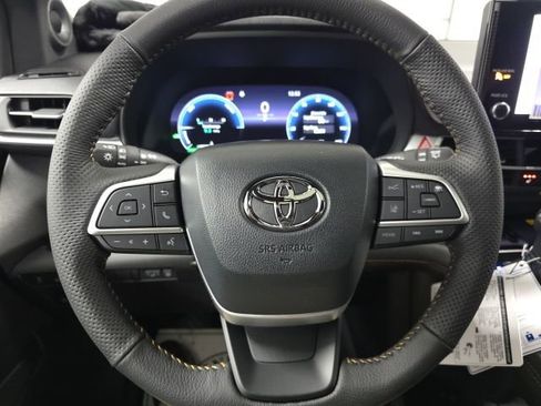 New 2026 Toyota Sienna XLE Woodland Edition image 27