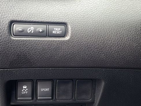 Used 2016 Nissan Rogue S image 17