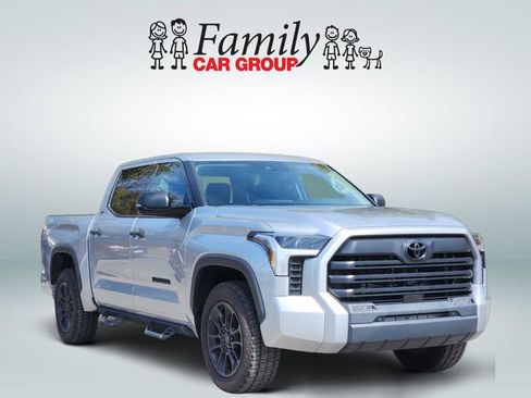 Used 2022 Toyota Tundra SR5 w/ Convenience Package image 2