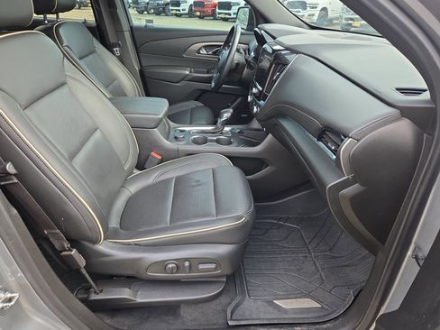 Used 2023 Chevrolet Traverse Premier w/ Redline Edition image 27