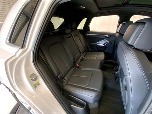 Certified 2025 Audi Q3 2.0T Premium w/ Convenience Package AWD/4WD image 18