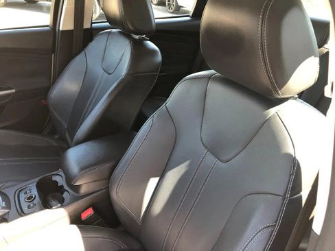 Used 2013 Ford Focus Titanium w/ Titanium Handling Pkg FWD image 16