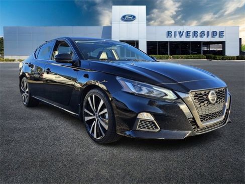 Used 2021 Nissan Altima 2.5 SR w/ SR Premium Package image 1