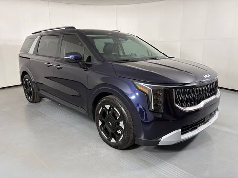 New 2026 Kia Carnival EX image 2