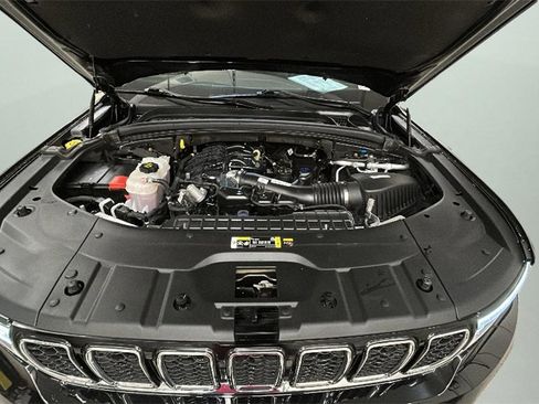 Used 2024 Jeep Grand Cherokee Overland image 18