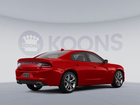 Used 2015 Dodge Charger R/T w/ Plus Group RWD image 4