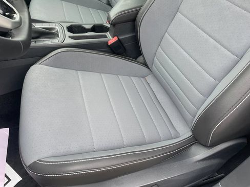 Used 2025 Volkswagen Jetta SE FWD image 20
