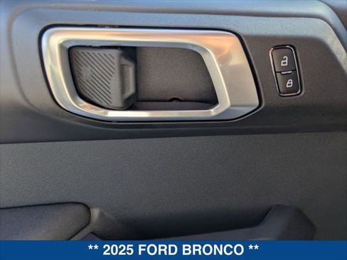New 2025 Ford Bronco Badlands image 11