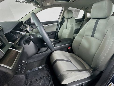 Used 2019 Honda Civic EX image 3