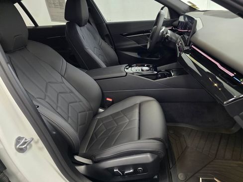 Used 2026 BMW 530i xDrive w/ Premium Package image 26