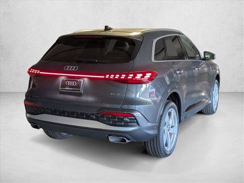 New 2025 Audi Q5 Premium Plus image 2