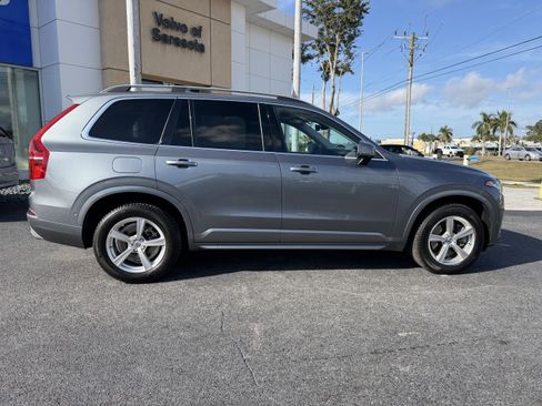 Used 2017 Volvo XC90 T5 Momentum w/ Vision Package image 2