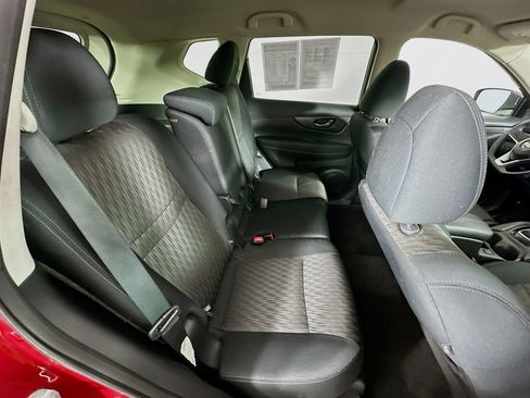 Used 2019 Nissan Rogue SV image 34